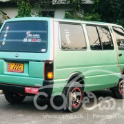 NISSAN VANETTE 1986