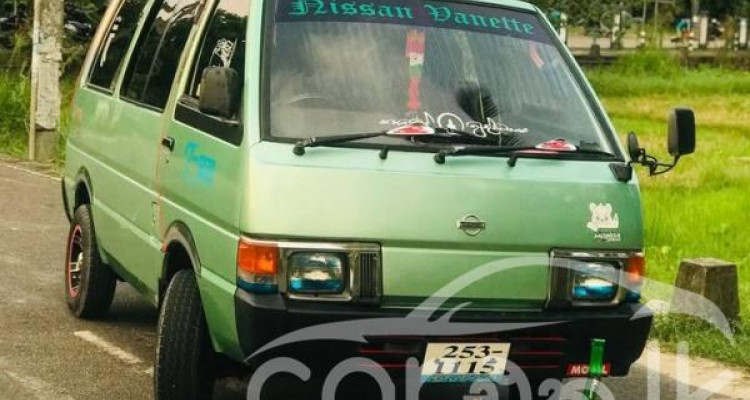 NISSAN VANETTE 1986