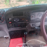 NISSAN CARAVAN 1993