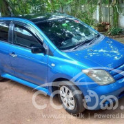 TOYOTA IST 2003