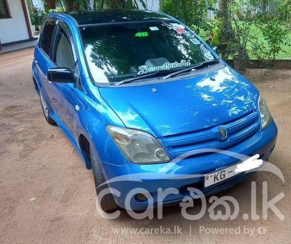 TOYOTA IST 2003