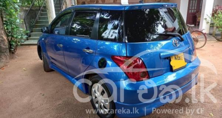 TOYOTA IST 2003