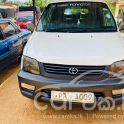 TOYOTA NOAH 2001