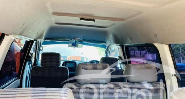 TOYOTA NOAH 2001