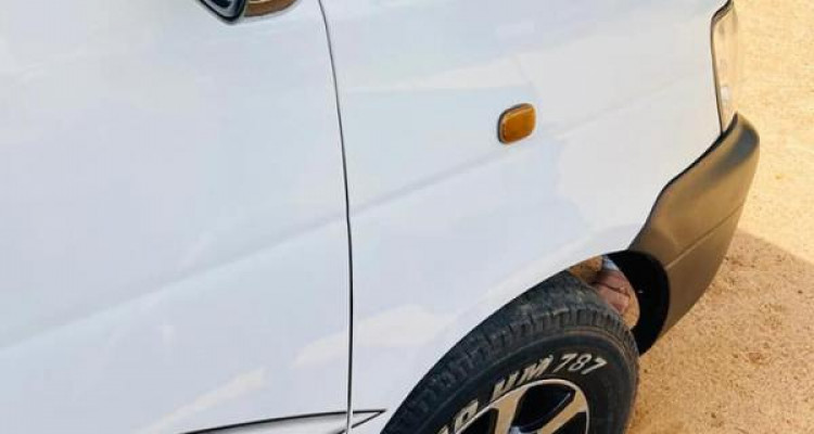 TOYOTA NOAH 2001