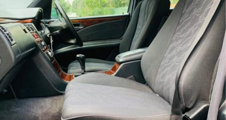 MERCEDES BENZ E200 1997