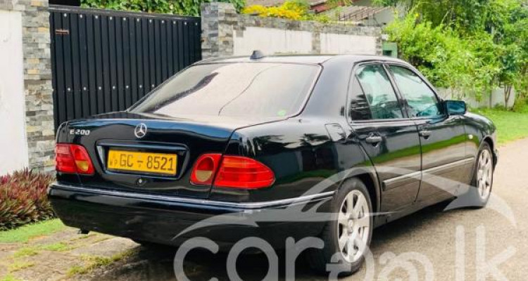 MERCEDES BENZ E200 1997