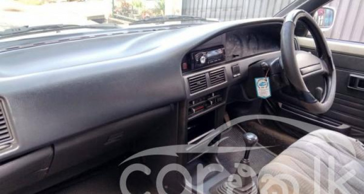 TOYOTA COROLLA 1989