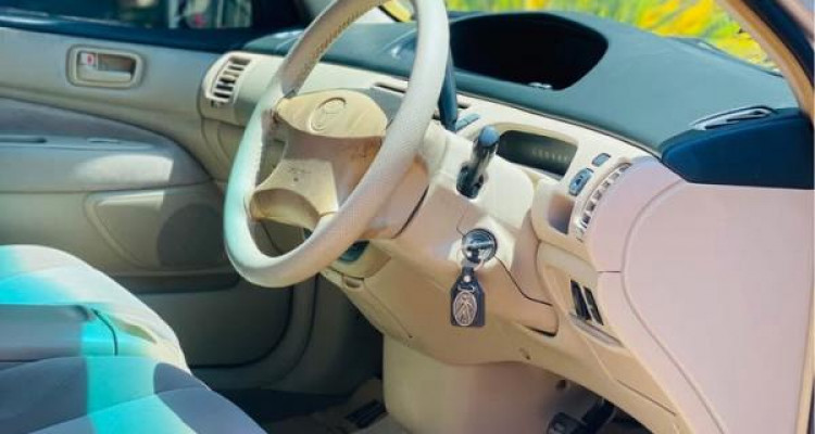 TOYOTA VISTA 1999