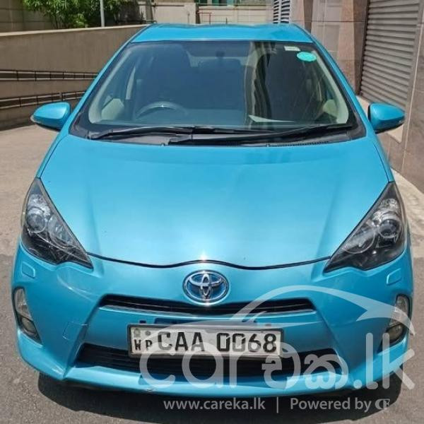 TOYOTA AQUA 2012