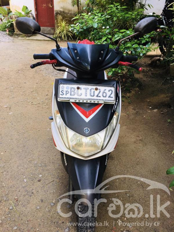 YAMAHA RAY 2016