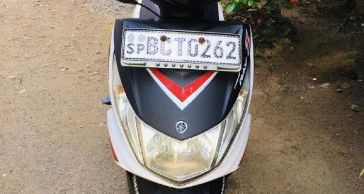 YAMAHA RAY 2016
