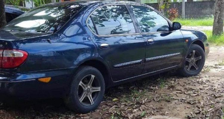 NISSAN CEFIRO 2001