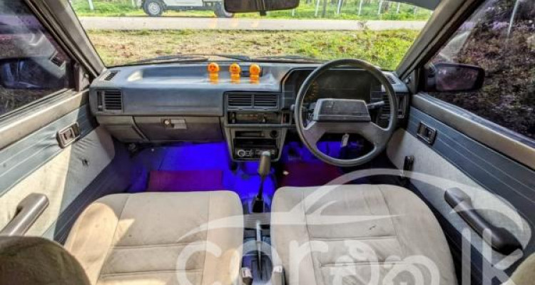 MAZDA FAMILIA 323 1988