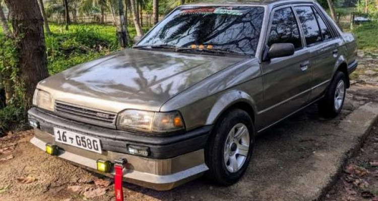 MAZDA FAMILIA 323 1988