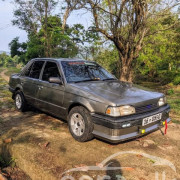 MAZDA FAMILIA 323 1988