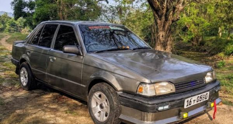 MAZDA FAMILIA 323 1988