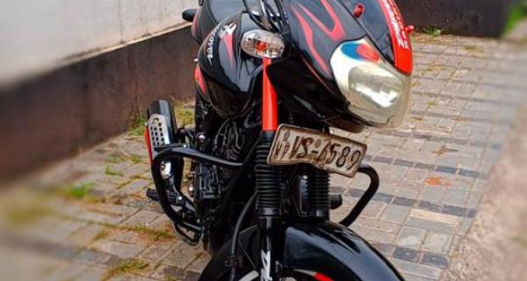 BAJAJ DISCOVER 135 2010