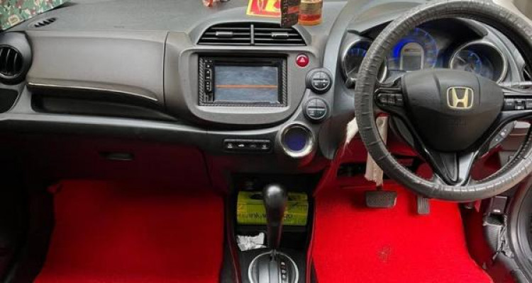 HONDA FIT SHUTTLE 2013