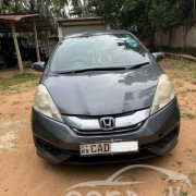 HONDA FIT SHUTTLE 2013
