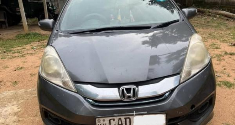 HONDA FIT SHUTTLE 2013
