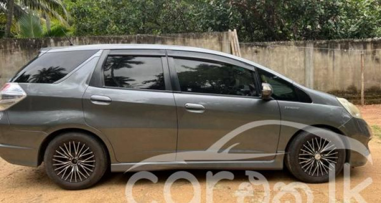 HONDA FIT SHUTTLE 2013