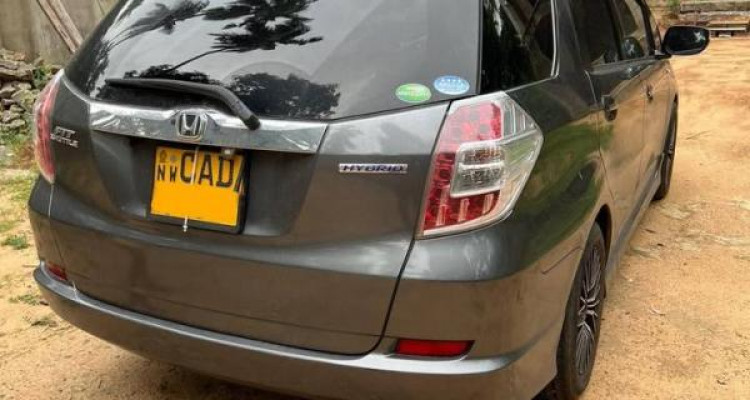 HONDA FIT SHUTTLE 2013