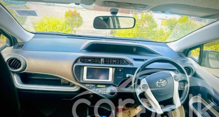 TOYOTA AQUA 2014