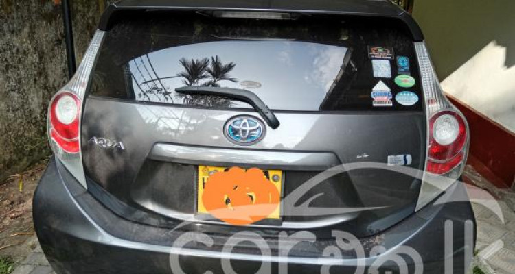 TOYOTA AQUA 2013