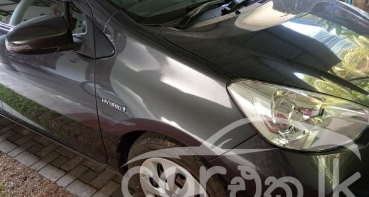 TOYOTA AQUA 2013