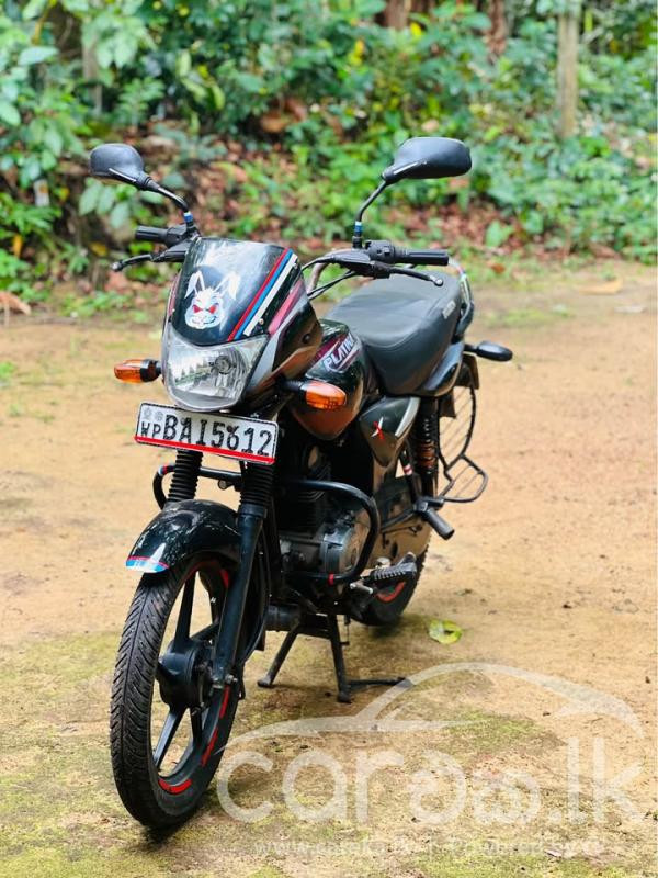 BAJAJ PLATINA 2013