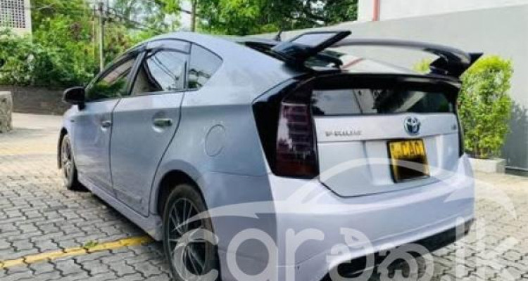 TOYOTA PRIUS 2012