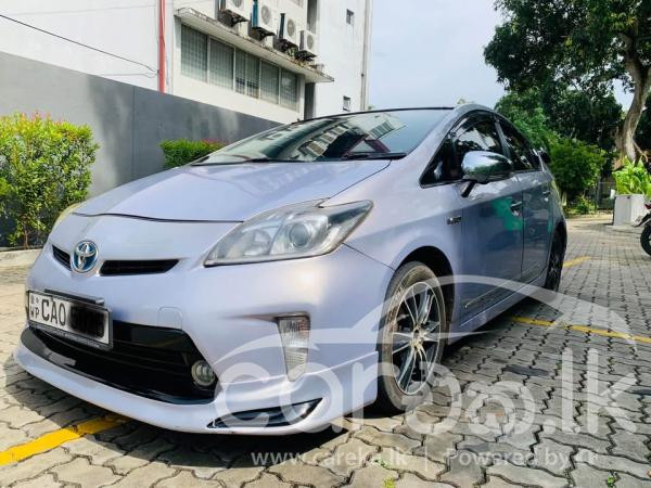 TOYOTA PRIUS 2012
