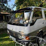 NISSAN CARAVAN 1994