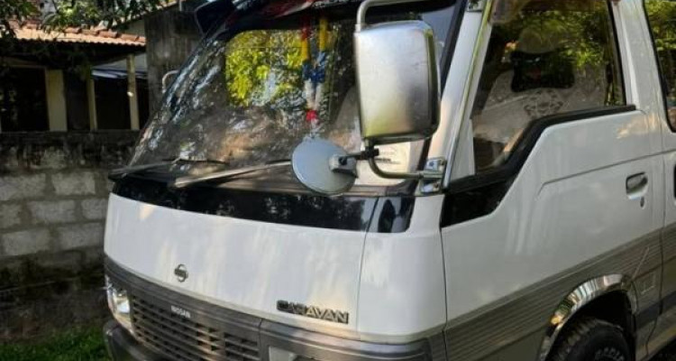 NISSAN CARAVAN 1994
