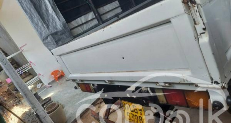MITSUBISHI CANTER 2003