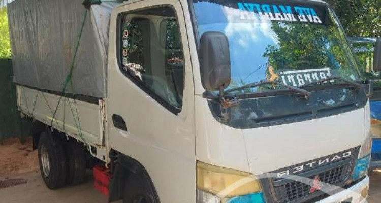 MITSUBISHI CANTER 2003