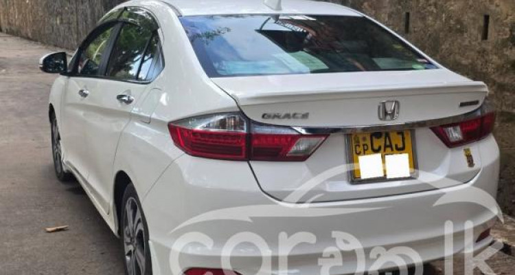 HONDA GRACE 2015