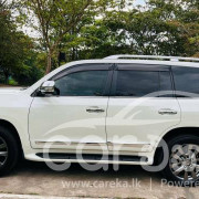 TOYOTA LAND CRUISER V8 2015