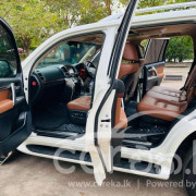 TOYOTA LAND CRUISER V8 2015