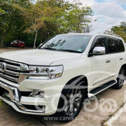 TOYOTA LAND CRUISER V8 2015
