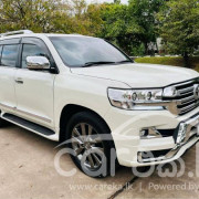 TOYOTA LAND CRUISER V8 2015