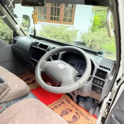MAZDA BONGO 2008