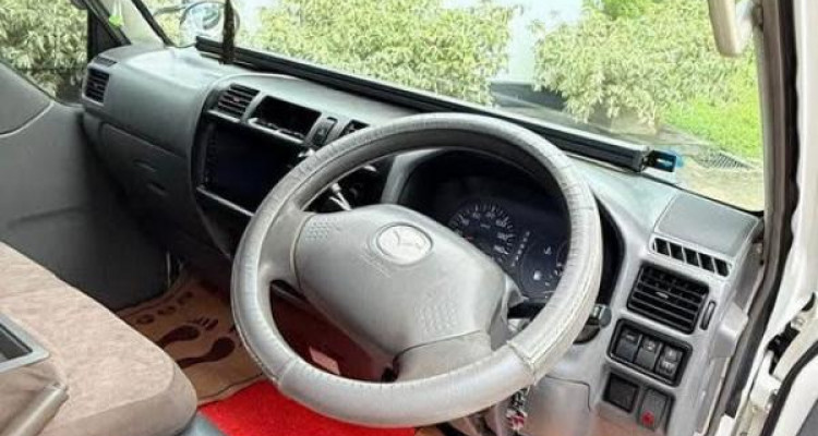 MAZDA BONGO 2008