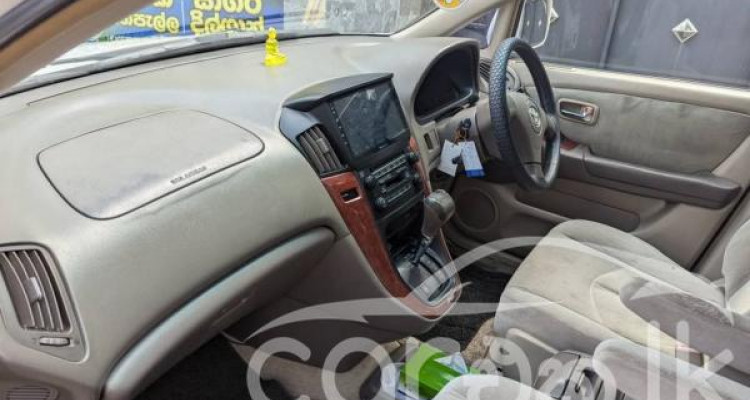 TOYOTA HARRIER 2001