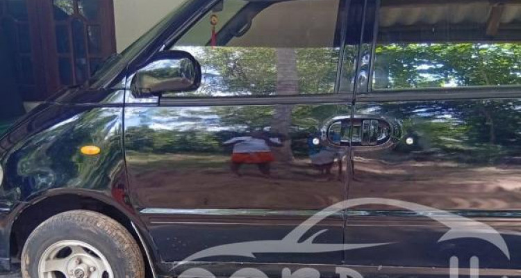 NISSAN SERENA 1994