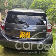 TOYOTA AQUA 2012
