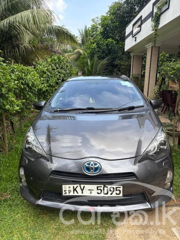 TOYOTA AQUA 2012