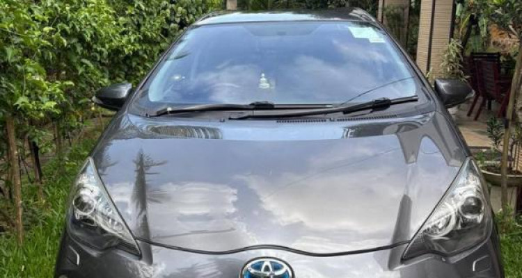 TOYOTA AQUA 2012