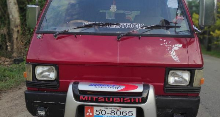 MITSUBISHI DELICA 1983